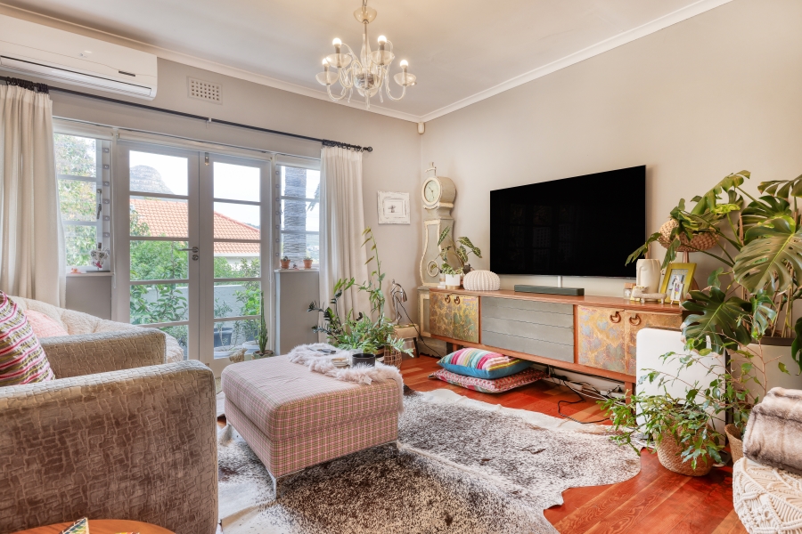 2 Bedroom Property for Sale in Vredehoek Western Cape